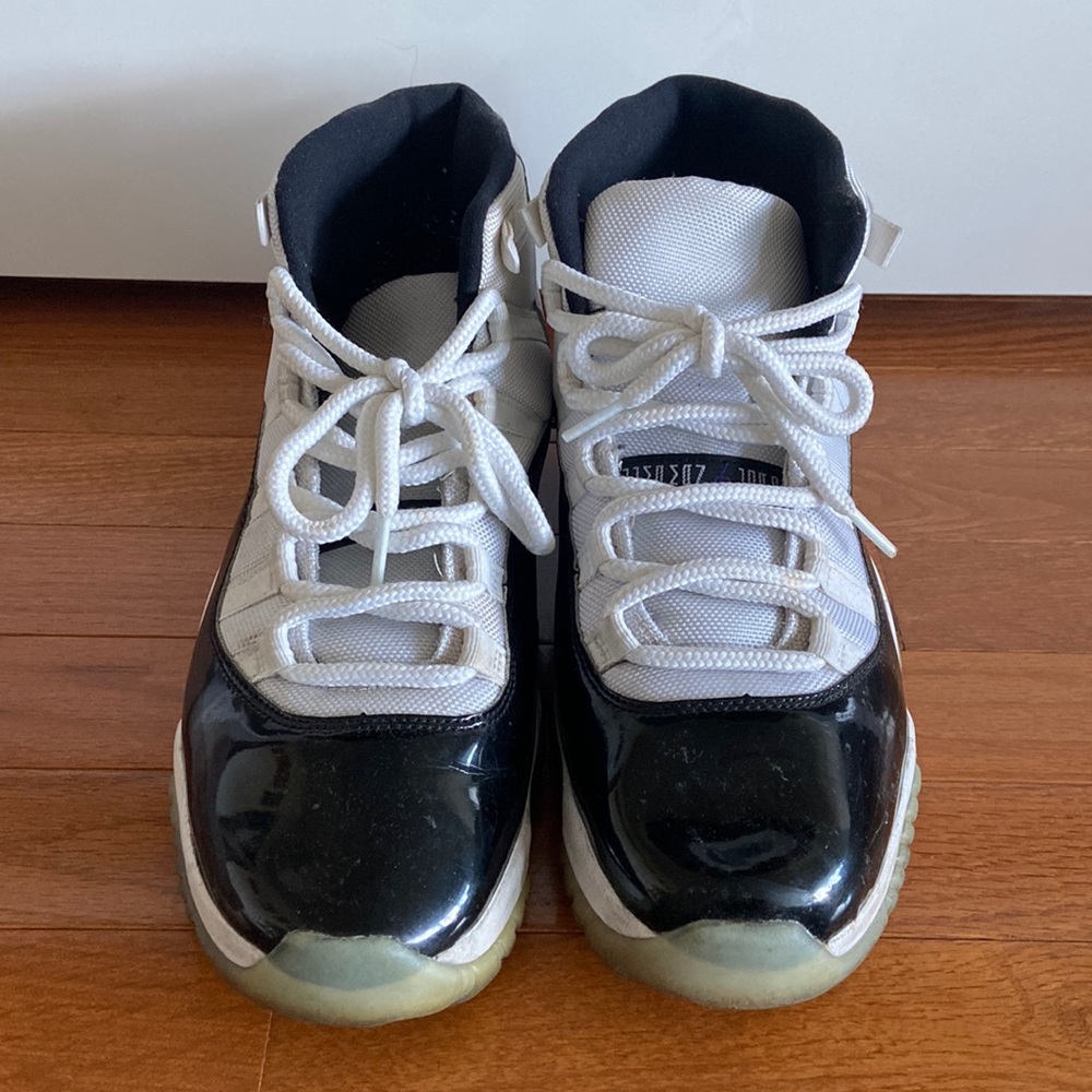 MEN JORDAN 11 | SIZE 10 | USED